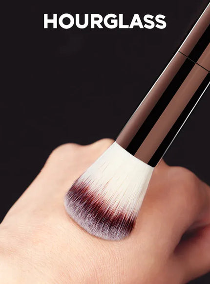 KissICON 02 KissIcon Hourglass No2 Foundation Blush Brush - Soft