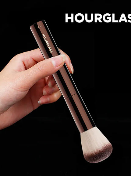 KissICON 02 KissIcon Hourglass No2 Foundation Blush Brush - Soft