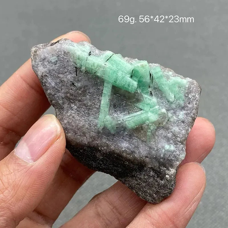 KissICON 10 100% Natural green emerald mineral gem-grade crystal specimens stones and crystals quartz crystals
