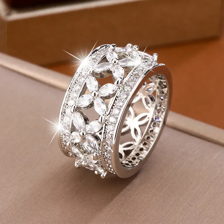 KissIcon Hollow Zircon Ring For Women Geometric Shine Gift