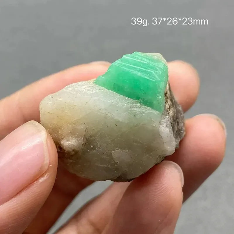 KissICON 100% Natural green emerald mineral gem-grade crystal specimens stones and crystals quartz crystals