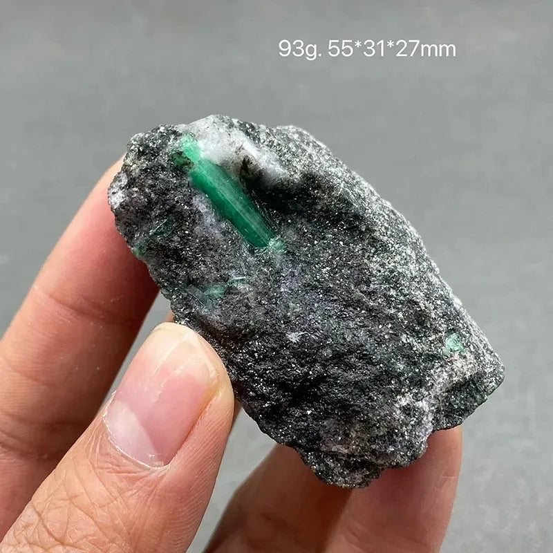 KissICON 100% Natural green emerald mineral gem-grade crystal specimens stones and crystals quartz crystals