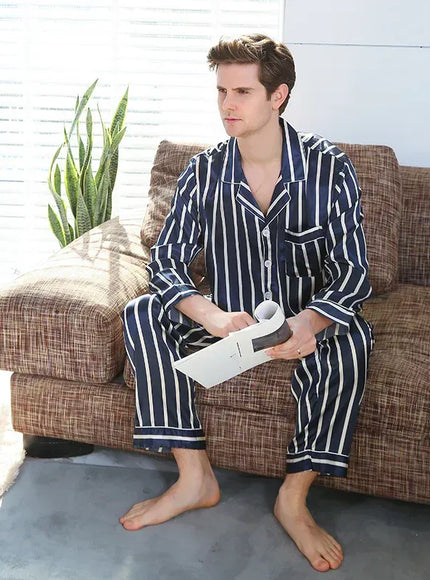 KissICON 122 / L 55-65 KG Luxurious Silk Satin Mens Pajama Set