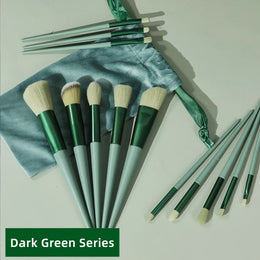 KissICON 💋 13 Piece Makeup Brush Set - Soft
