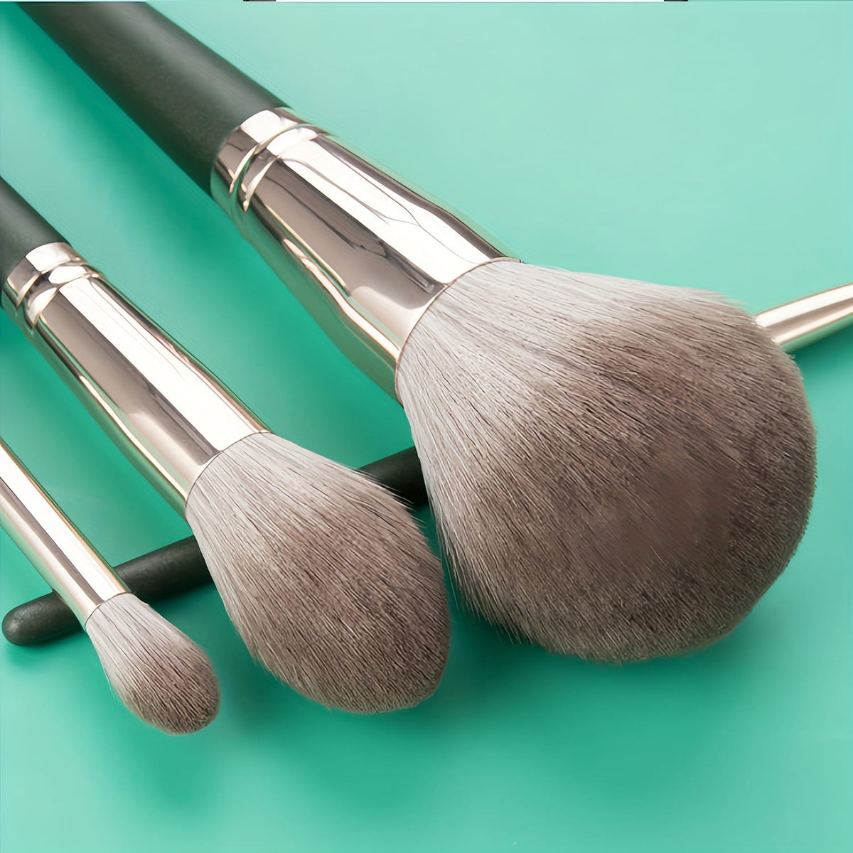 KissICON 17pc Green Pro Makeup Brush Set – W Storage