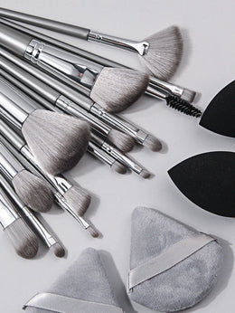 KissICON 18-Piece Makeup Tool Set Portable Soft Brushes and