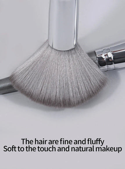 KissICON 18-Piece Makeup Tool Set Portable Soft Brushes and