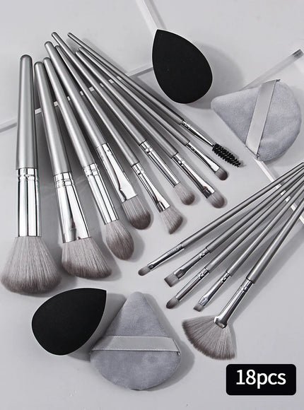 KissICON 18-Piece Makeup Tool Set Portable Soft Brushes and