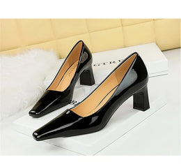 KissICON 2024 Spring Versatile Fashion Shallow Mouth Patent Leather