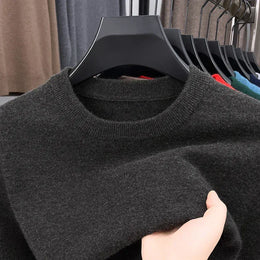 KissICON 2025 Diamond Knit Round Neck Mens Casual Fashion Sweater