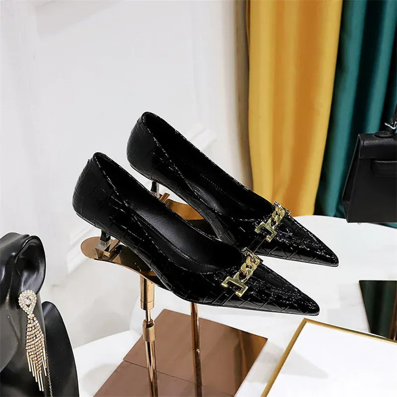 KissICON 237-1 Black / 39 / CHINA Fashion Metal Chain Decoration Women Pumps Shallow Mouth
