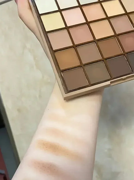 KissICON 25 colors 💋 KissICON 25 Colour Eyeshadow Palette – Matte & Shimmer Blends