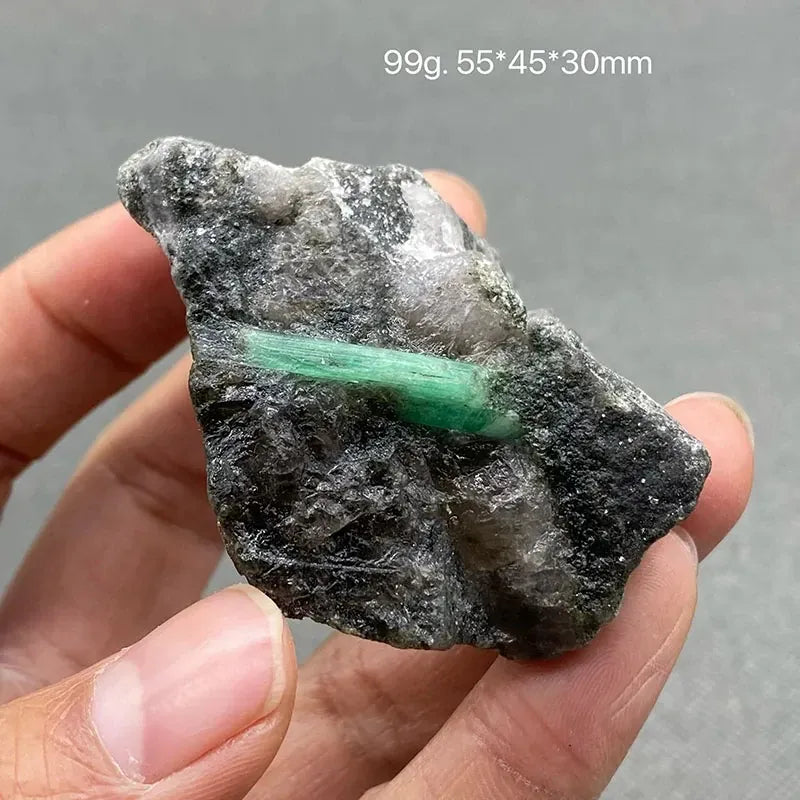 KissICON 3 100% Natural green emerald mineral gem-grade crystal specimens stones and crystals quartz crystals