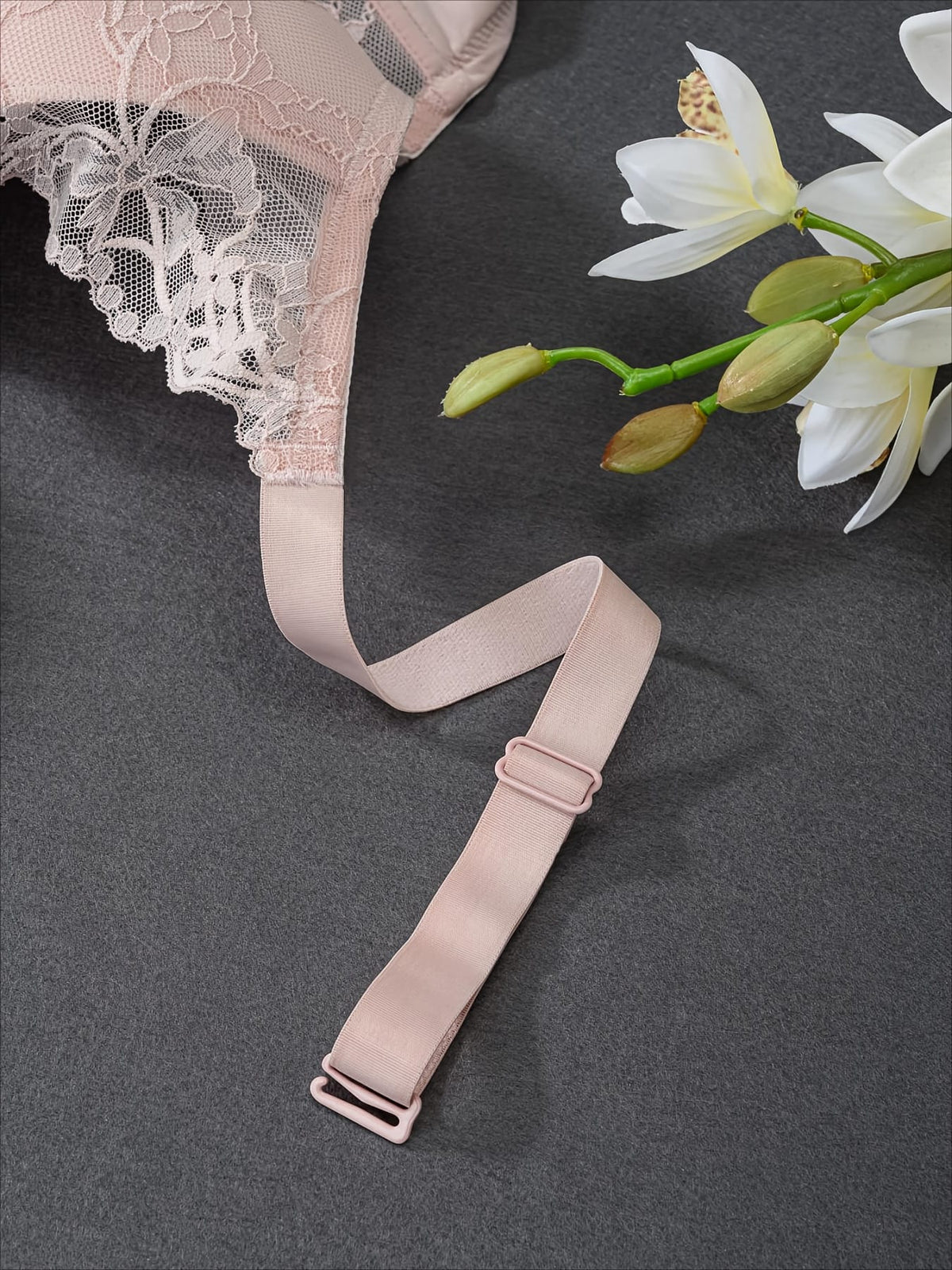 KissICON 3-pack Curve Elegant Lace Bralettes Underwire Polyamide