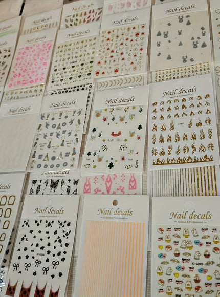 KissICON 30pcs KissIcon 3D Nail Stickers - Self-Adhesive Floral Designs