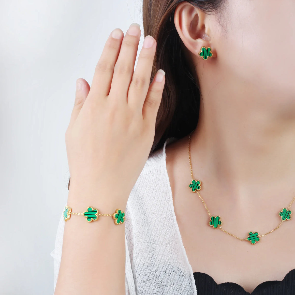 KissICON 3Pcs 18k Gold-Plated Five-Leaf Flower Necklace Earrings Bracelet Jewelry Set For Woman Fashion Party Jewelry Daily Wear Clover