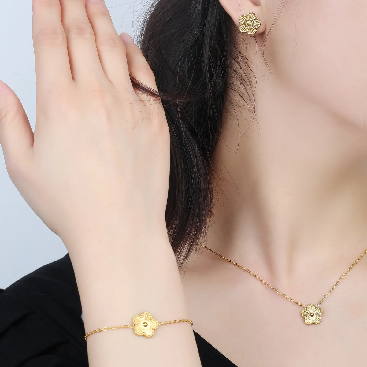 KissICON 3Pcs 18k Gold-Plated Five-Leaf Flower Necklace Earrings Bracelet Jewelry Set For Woman Fashion Party Jewelry Daily Wear Clover