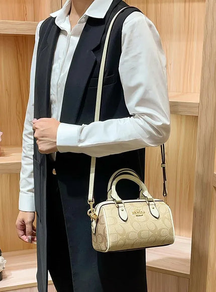 KissICON 8100 / 18-11-13cm Luxe Pillow Chic Shoulder Crossbody – Autumnwinter