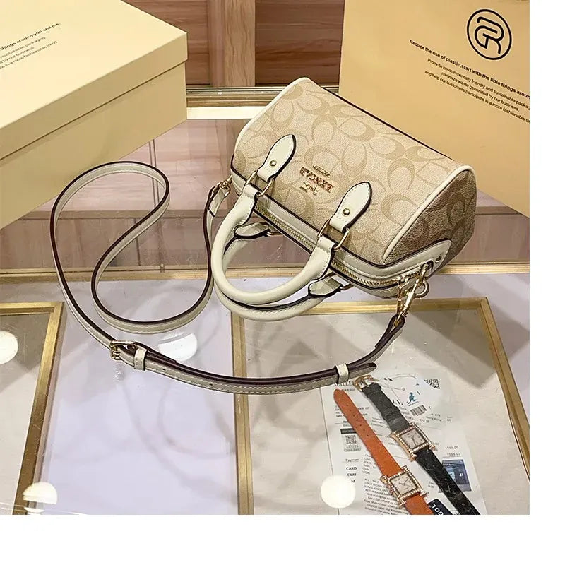 KissICON 8100 / 18-11-13cm Luxe Pillow Chic Shoulder Crossbody – Autumnwinter