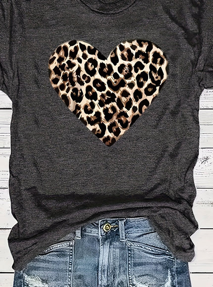 Plus Size Leopard Heart Print T-shirt - Vibrant Short Sleeve Crew Neck Casual Top for Summer & Spring - Soft, Breathable, Relaxed Fit Women's Plus Size Clothing for Everyday Wear