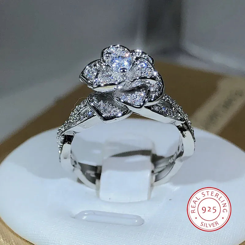 Dropshipman 9 / WHITE Sterling Silver Intertwined Rose Ring with White Zircon