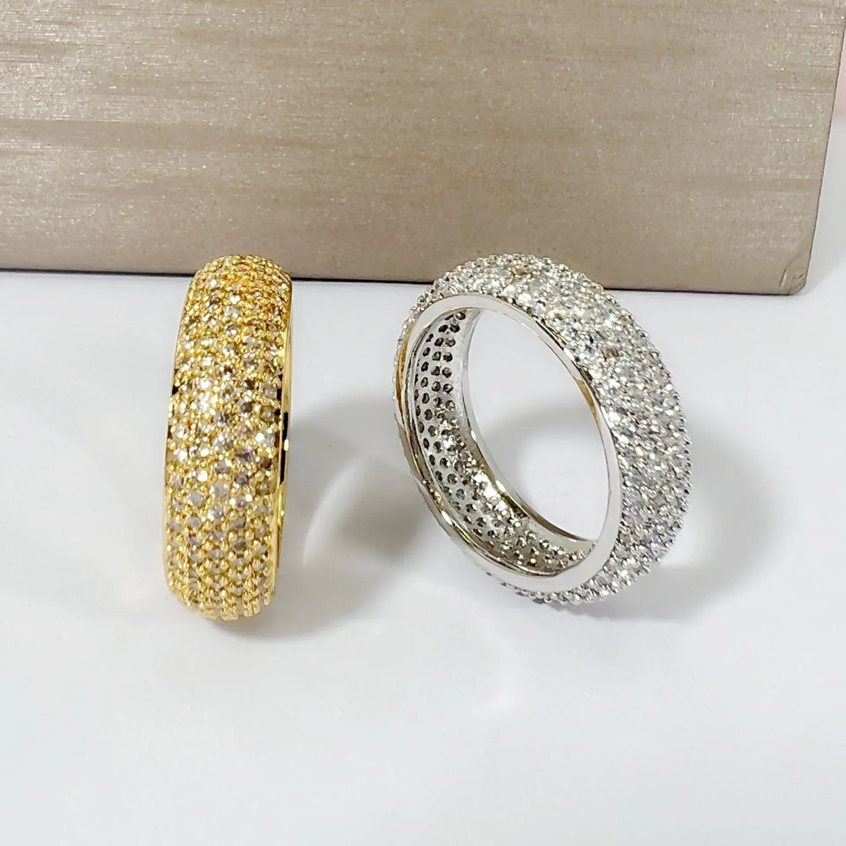 KissICON 925 Sterling Silver Plated 18K Gold Diamond Ring Fashionable Decorative Dazzling Circular Ring