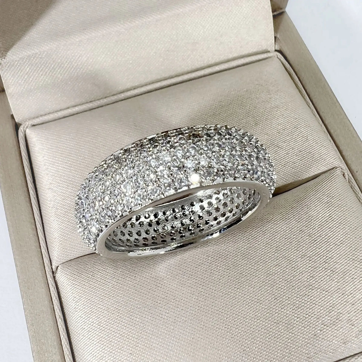 KissICON 925 Sterling Silver Plated 18K Gold Diamond Ring Fashionable Decorative Dazzling Circular Ring
