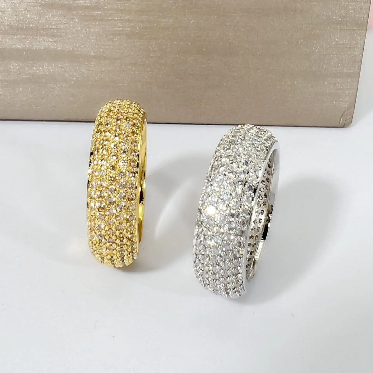KissICON 925 Sterling Silver Plated 18K Gold Diamond Ring Fashionable Decorative Dazzling Circular Ring