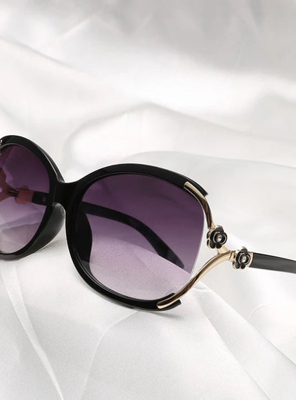 Round Large Frame Sunglasses – Camellia Detail