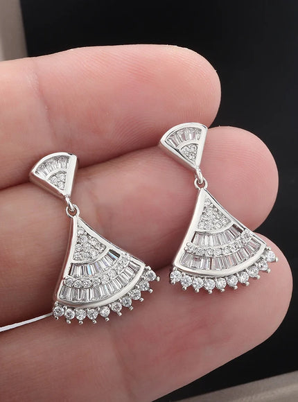 💋 Beautiful Shiny Zircon Triangle Earrings - Lightweight