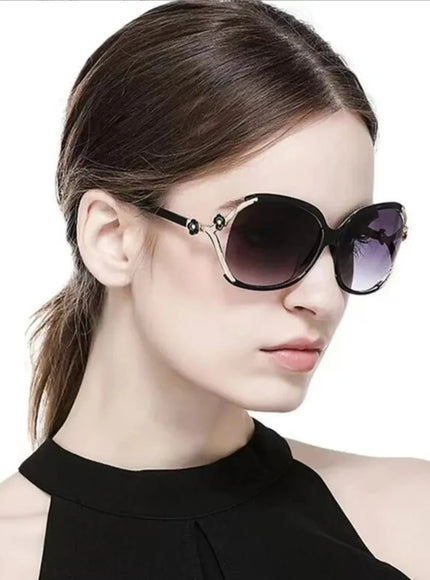 Round Large Frame Sunglasses – Camellia Detail