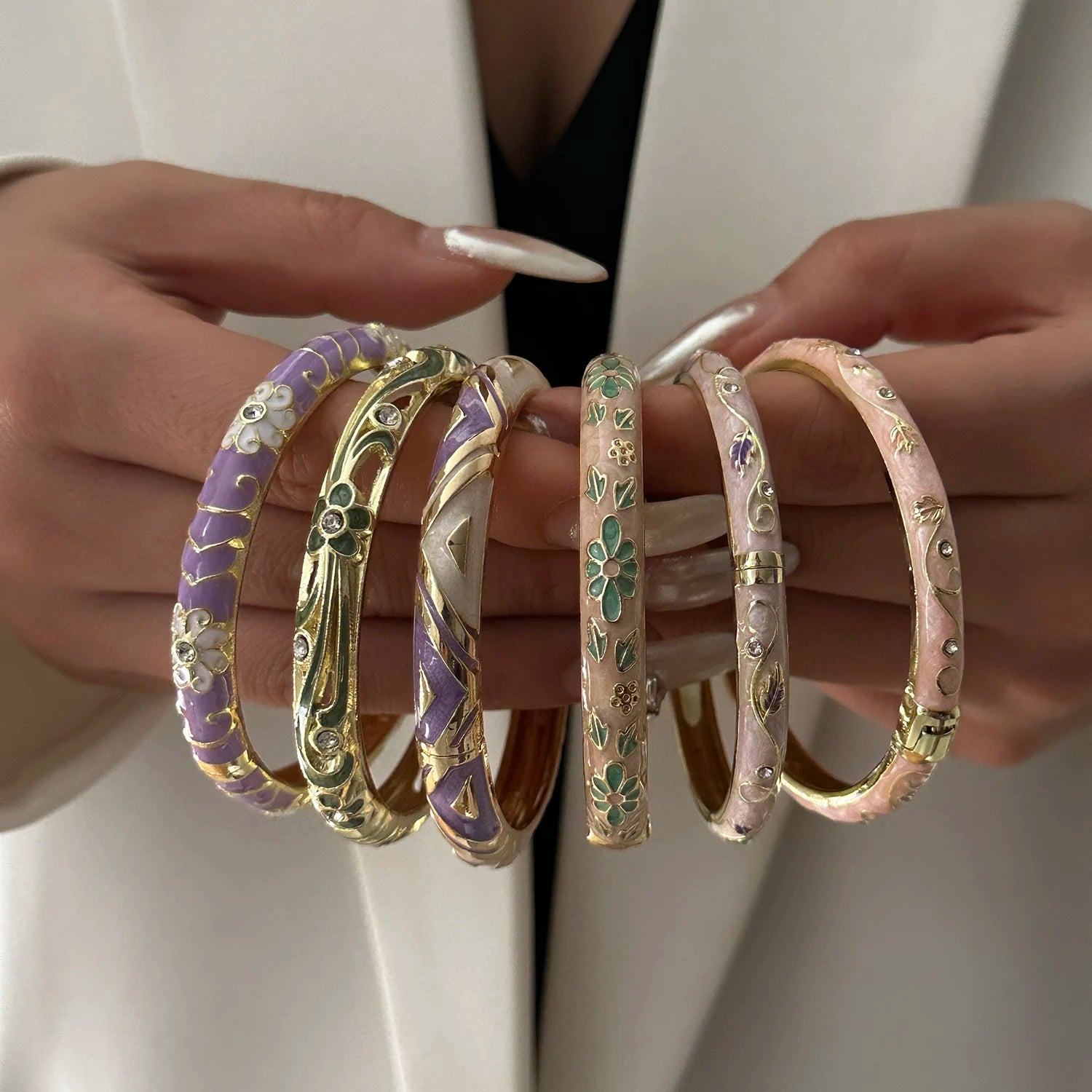 Elegant Enamel Dropped Glaze Flower Texture Bracelet For Women Retro Gold Plated Evil Eye Floral Zircon Bangle Party Jewelry