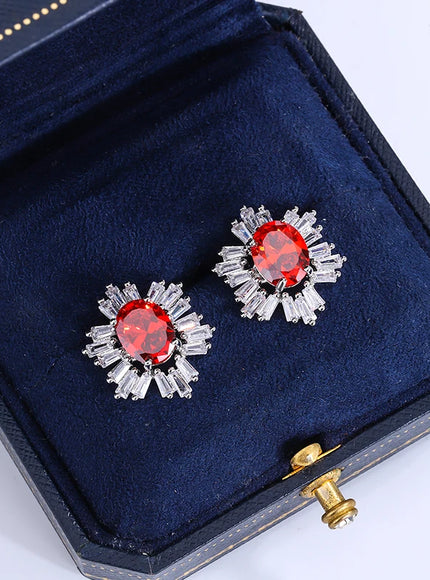 Beautiful 925 Silver Plated Stud Earrings for Women Fashion Red Zircon Jewelry Sparkling Party Earrings High Class Accessories