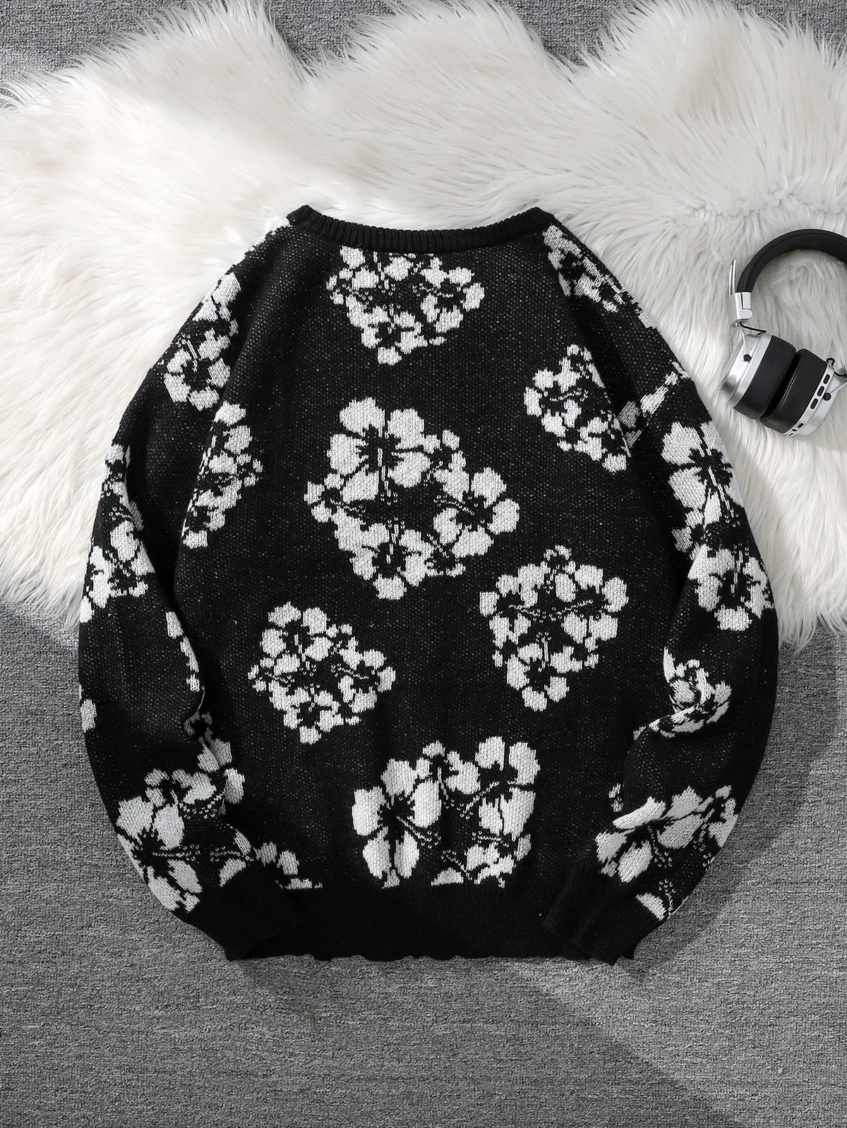 KissICON Cool Floral Jacquard Mens Crew Neck Winter Pullover Gift
