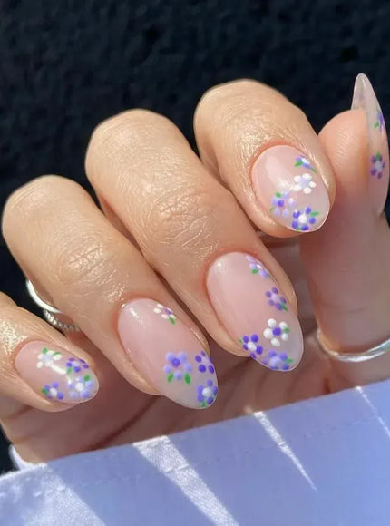 KissIcon Short Almond Press-On Nails Floral Tip -