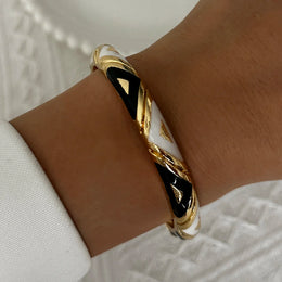 Elegant Enamel Dropped Glaze Flower Texture Bracelet For Women Retro Gold Plated Evil Eye Floral Zircon Bangle Party Jewelry