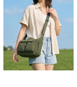 Unisex Casual Slanting Crossbody Bag Large Capacity Black Versatile Commuting Bag for Men And Women Suitable for Daily Use