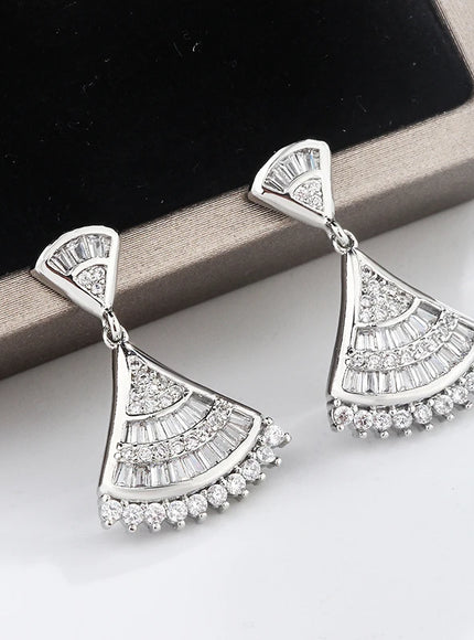 💋 Beautiful Shiny Zircon Triangle Earrings - Lightweight