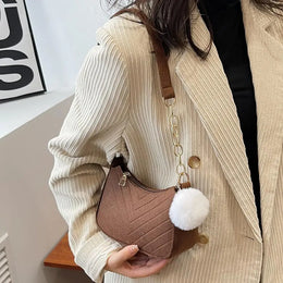 Mini Women Shoulder Bags Fashion Felt Women's Bag Design Advanced Underarm Handbags Mini Saddle Bag