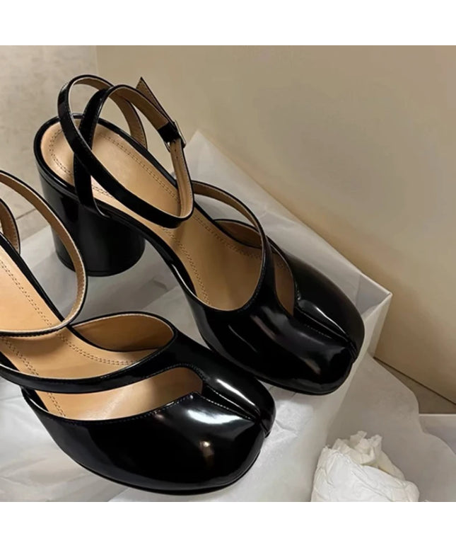2025 Tabi Sandals Women Brand Designer Cross Ankle Strap Buckle Slingback Chunky High Heels Elegant Mary Jane Split-toe Shoes