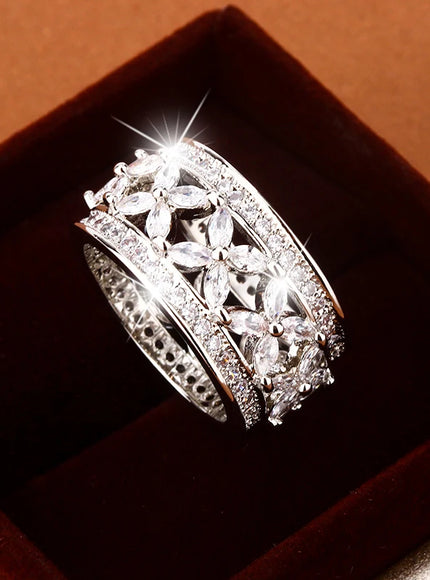KissIcon Hollow Zircon Ring For Women Geometric Shine Gift