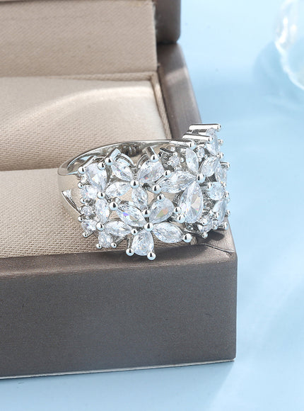 KissIcon Silver Petal Rotating Ring - Natural Zircon Glow