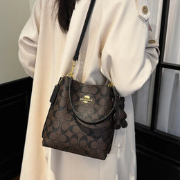 Fashionable style, elegant and luxurious handbag in the shape of a bucket, versatile and suitable for all occasions, single-shou