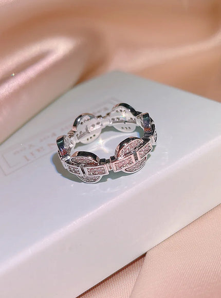New Exquisite Ring for Women925 Silver Plated Hollow Ring Shiny Zircon Jewelry Fashion Wedding Bridal Jewelry Christmas Gift