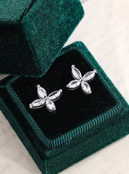 KissIcon Clover Stud Earrings Lightweight Silver CZ