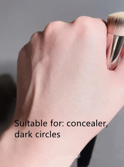 KissICON KissIcon Angled Foundation Concealer Brush - Seamless