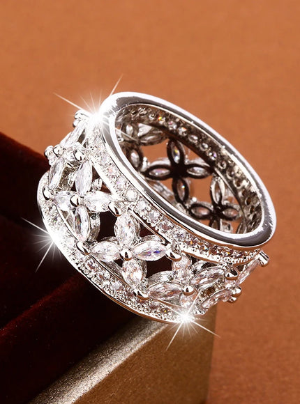 KissIcon Hollow Zircon Ring For Women Geometric Shine Gift
