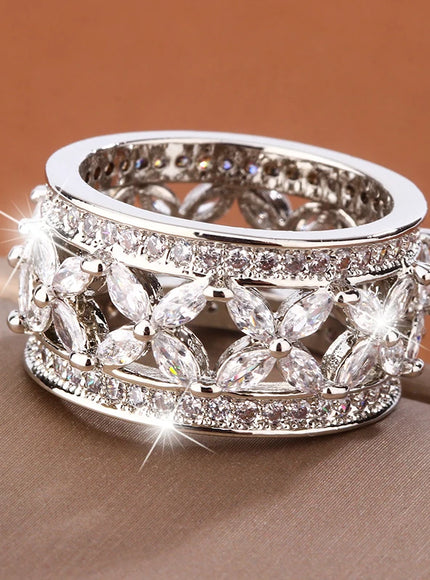 KissIcon Hollow Zircon Ring For Women Geometric Shine Gift