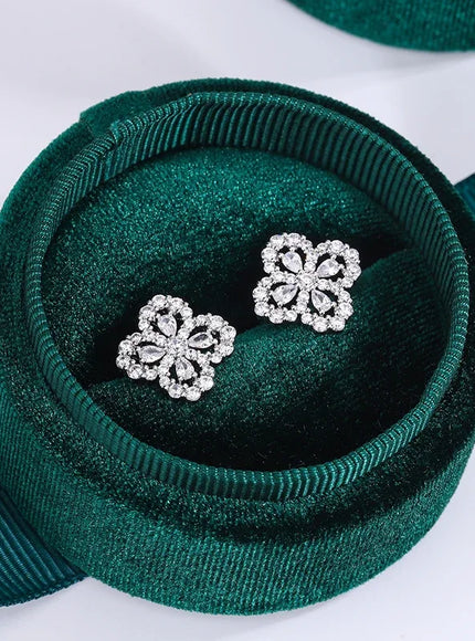 KissIcon Classic Luxury Clover Stud Earrings - Oval Zircon