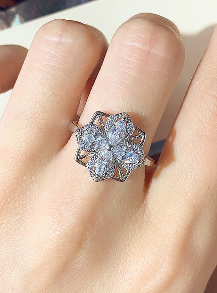 KissIcon Exquisite Silver Ring For Women - Flower Zircon